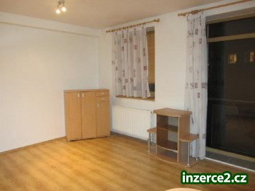 Pronájem bytu 1+kk v Hradci Králové, Malšovicích_2 439823_2.jpg