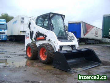 Bobcat S175 smykový nakladac_2 442760_2.jpg