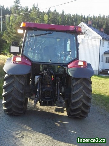 Case IH JX-110 s čelním nakladačem_2 443011_2.jpg