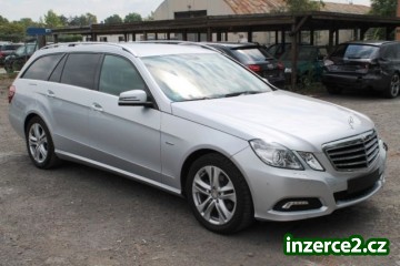 Mercedes-Benz E 200 T CGI poškozený_1 443378_1.jpg