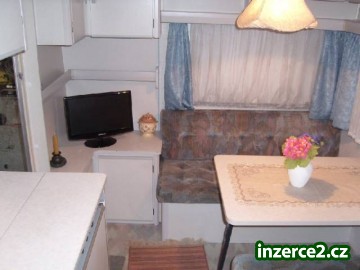 Karavan BURSTNER holiday 430 hmotnost 1000kg_2 449107_2.jpg
