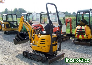 JCB Micro Plus Minibagr_2 450250_2.jpg