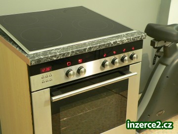 Vestavný nerezový sporák Siemens HET134e_1 450665_1.jpg