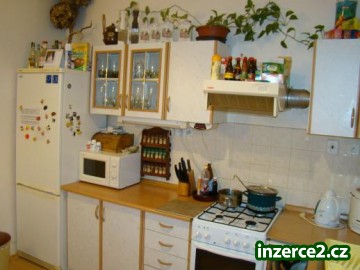 Prodej bytu 2+kk s garáží, zahrádkou - Chlumec n.C._2 45409_2.jpg