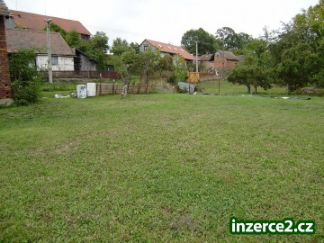 Prodej stavebního pozemku v obci Benátky_2 45948_2.jpg