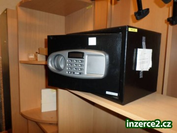 Prodám nábytkový trezor_1 463612_1.jpg