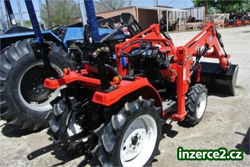 Hinomoto Buld s čelním nakladačem_2 464514_2.jpg