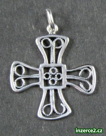 Křížek zdobený - stříbrný přívěsek_1 46710_1.jpg