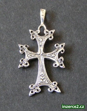 Kříž se zdobenými rohy - stříbrný přívěsek_1 46730_1.jpg