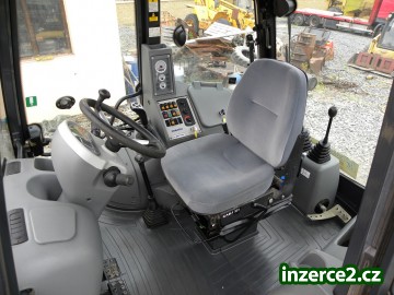 Traktorbagr KOMATSU WB 93 R_2 467934_2.jpg