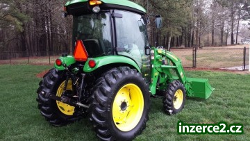 John Deere 4320 s čelním nakladačem_2 478938_2.jpg
