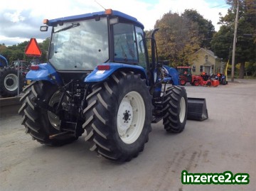 New Holland TcL10c0A traktor_2 479466_2.jpg