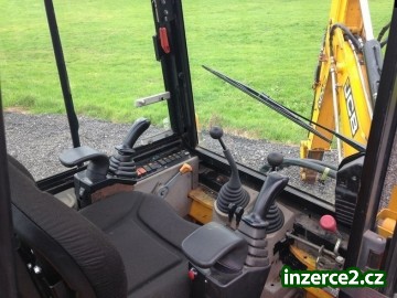 Traktorbagr JCB HS-1CXF_2 480775_2.jpg