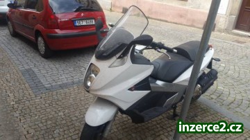 Gilera GP800_2 486959_2.jpg