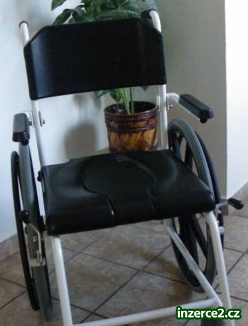 Invalidní sprchovací vozík_1 495427_1.jpg