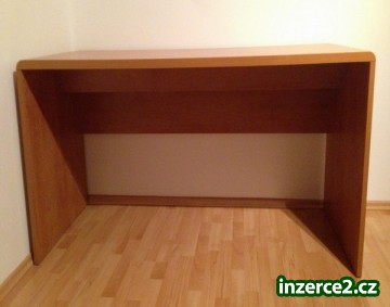 Několik stolů stejného typu. Všechny z masivu._2 497956_2.jpg