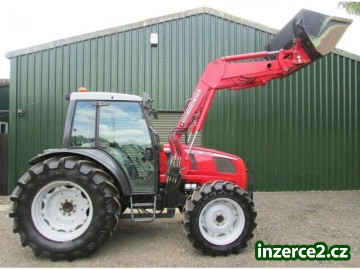 Traktor Massey Ferguson s nakladačem_1 500050_1.jpg