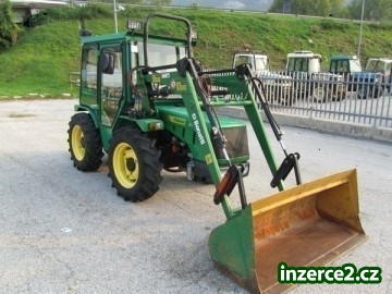 Traktor Ferrari RS 50L 2003 - s čelním nakladačem 1_1 504756_1.jpg