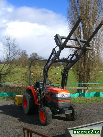 Kubota Sta-30 Traktor s čelním nakladačem + sekačka_1 505289_1.jpg