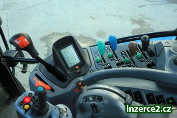 New Holland TS110A Traktor_2 505291_2.jpg