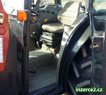 Case IH JX1075C Traktor S Nakladačom_2 505962_2.jpg