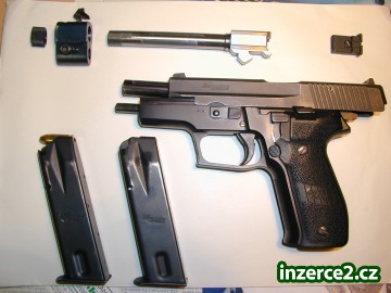 Pistole Sig Sauer P226_1 5157_1.jpg