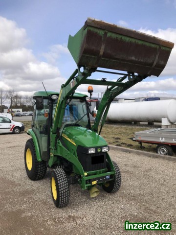 John Deere 3520 traktor s čelním nakladačem a příslušenstvím_1 516354_1.jpg