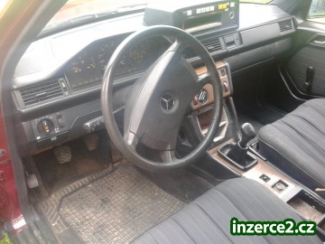 Mercedes Benz 124 Long_2 517993_2.jpg