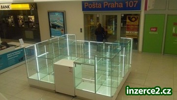 Prosklený prodejní stánek_2 518087_2.jpg
