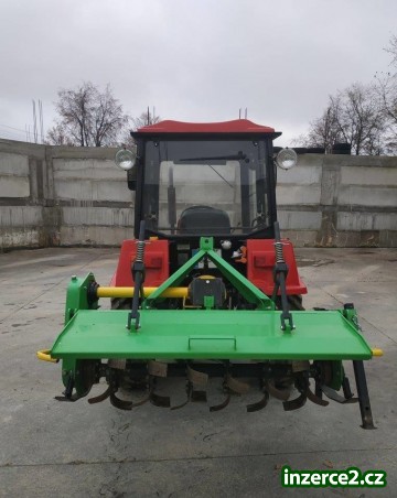 Traktor MTZ 320O.4 TXZ4_2 524892_2.jpg