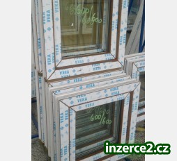 Plastové okno 60x60 zlatý dub_1 525722_1.jpg