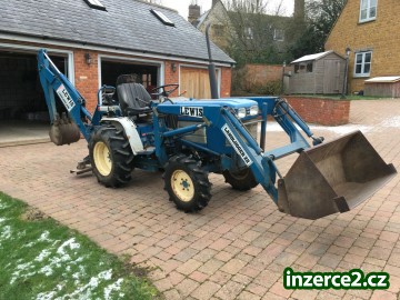 Traktor Ford I220F + příslušenství_1 526553_1.jpg
