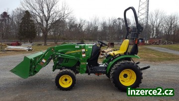 Traktor John Deere 2z32z0_1 527737_1.jpg