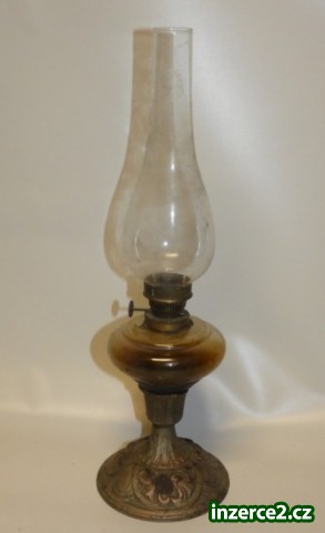Stará petrolejová lampa_1 528401_1.jpg