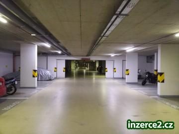 Pronájem garážového stání, Vysočany_2 528458_2.jpg