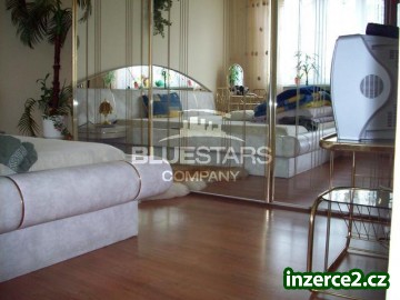 Luxusní byt v klidné části města Ostrov_2 56143_2.jpg