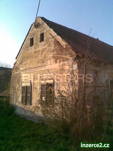 Venkovký dům a hospodářská budova k rekonstrukci_1 56889_1.jpg