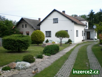 Prodej krásného RD 6+1 s velkou zahradou v obci Kratonohy_1 58119_1.jpg