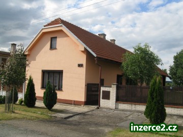 Prodej pěkného rodinného domu v Lovčicích u Chlumce nad Cidlinou_1 66468_1.jpg