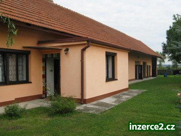 Prodej pěkného rodinného domu v Lovčicích u Chlumce nad Cidlinou_2 66468_2.jpg