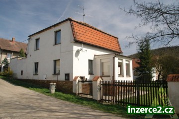 Prodej rodinného domu v Loděnicích u Berouna 07-3111_1 670_1.jpg