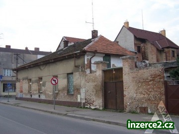 Rodinný dům 3+1 k rekonstrukci v obci Pečky, okr. Kolín 07-3026_1 673_1.jpg