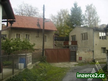 Prodej dvou domů v Jeviněvsi, okr. Mělník 06-2528_1 696_1.jpg