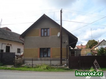 Prodej hezkého rodinného domu s velkou zahradou v obci Milostín u Rakovníka na pozemku 1028 m2 06-2255_1 705_1.jpg