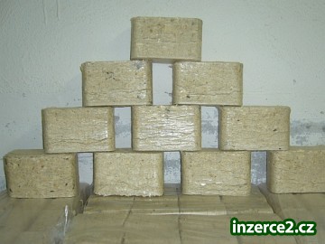 Dřevěné brikety zn. RUF- 33Kč/10kg (tvar cihla)_2 7082_2.jpg