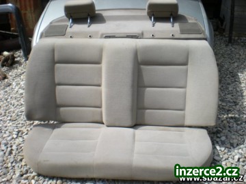 Zadní sedačky i s opěrkami a zadní deskou! Na bmw e36_1 71101_1.jpg