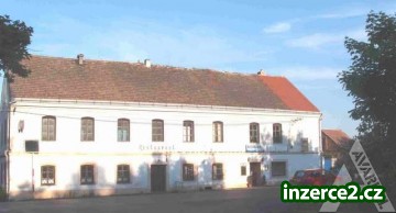 PRODEJ zájezdního hostince s tanečním parketem i bytem 3+1 ve Šlapanicích, okres Kladno 05-0931_1 729_1.jpg