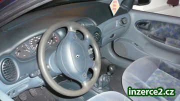 Renault Megane_2 7826_2.jpg