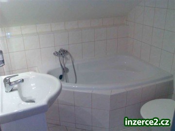 Pronájem krásného bytu 1+kk v RD se samostatným vchodem_2 79742_2.jpg