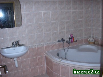Pronájem rodinného domu se zahradou_2 7997_2.jpg